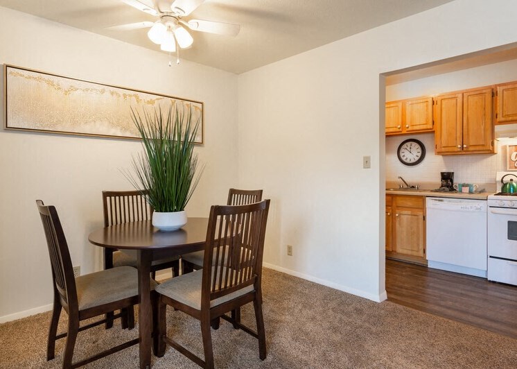 Apartments in South Bend Dining Area